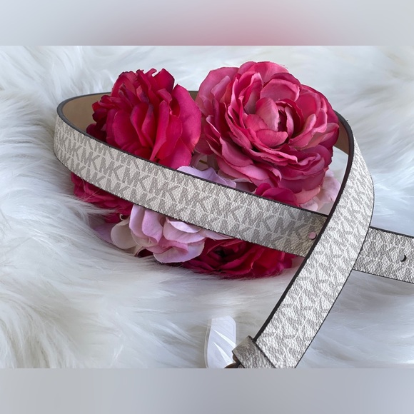 Michael Kors Women's Vanilla Belt - Picture 10 of 13